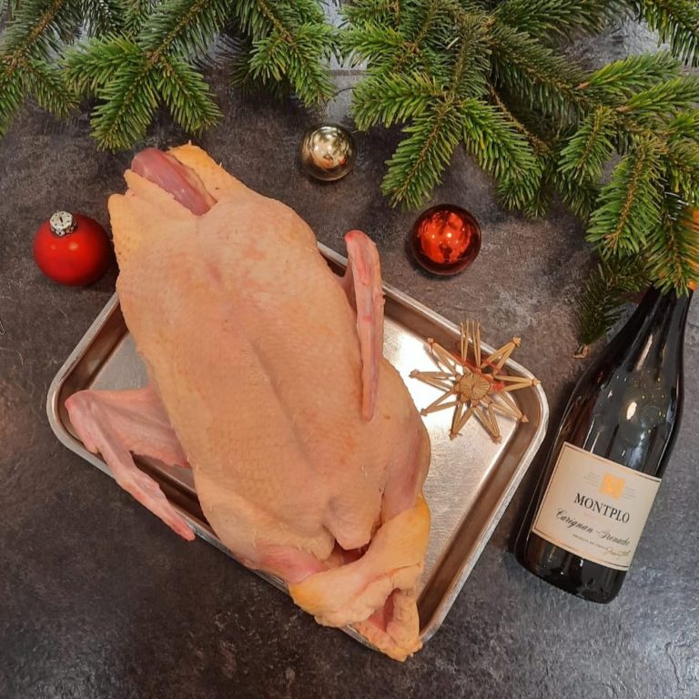 Geflügelware auf unserem Hof Geflügelware auf unserem Hof